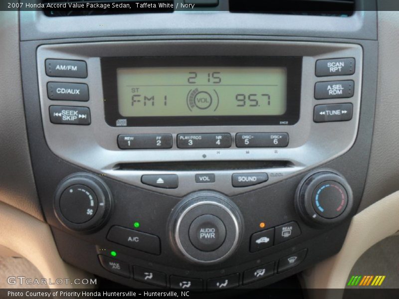 Controls of 2007 Accord Value Package Sedan