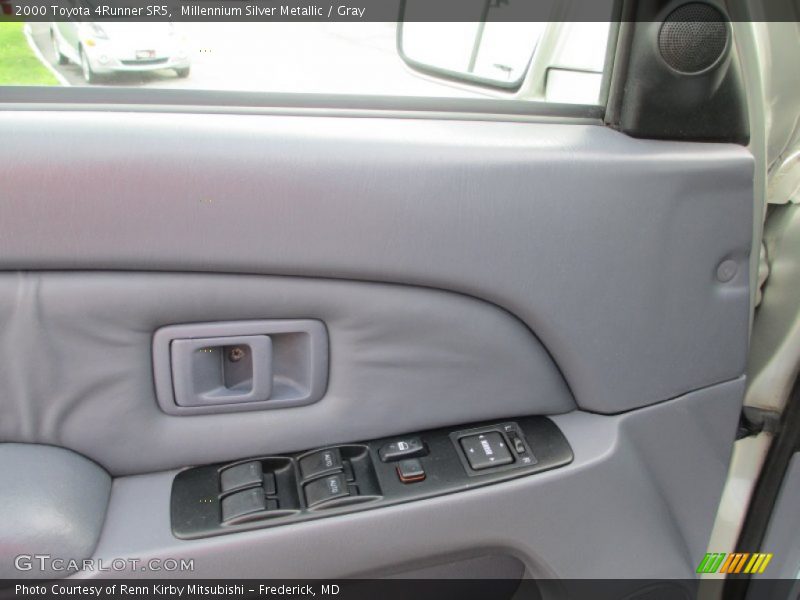 Millennium Silver Metallic / Gray 2000 Toyota 4Runner SR5