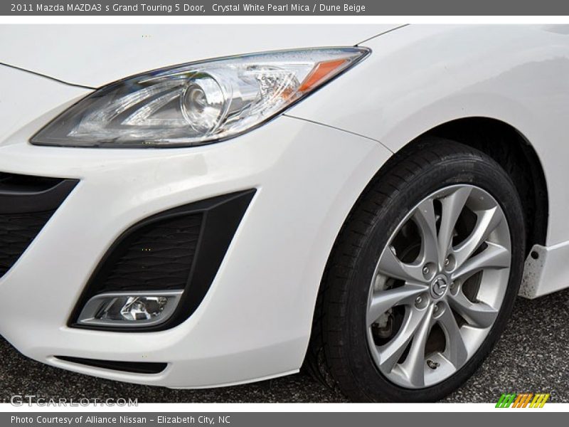 Crystal White Pearl Mica / Dune Beige 2011 Mazda MAZDA3 s Grand Touring 5 Door