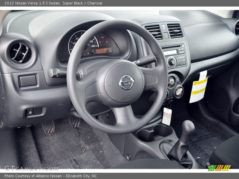 Dashboard of 2013 Versa 1.6 S Sedan