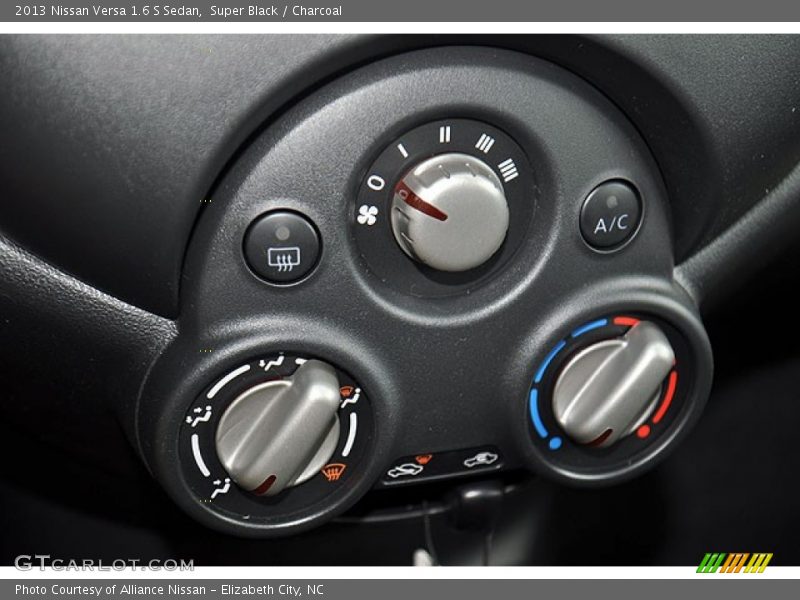Controls of 2013 Versa 1.6 S Sedan