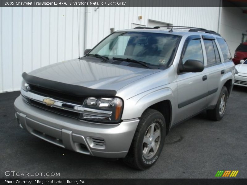 Silverstone Metallic / Light Gray 2005 Chevrolet TrailBlazer LS 4x4
