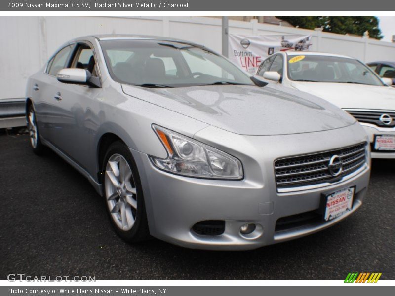 Radiant Silver Metallic / Charcoal 2009 Nissan Maxima 3.5 SV