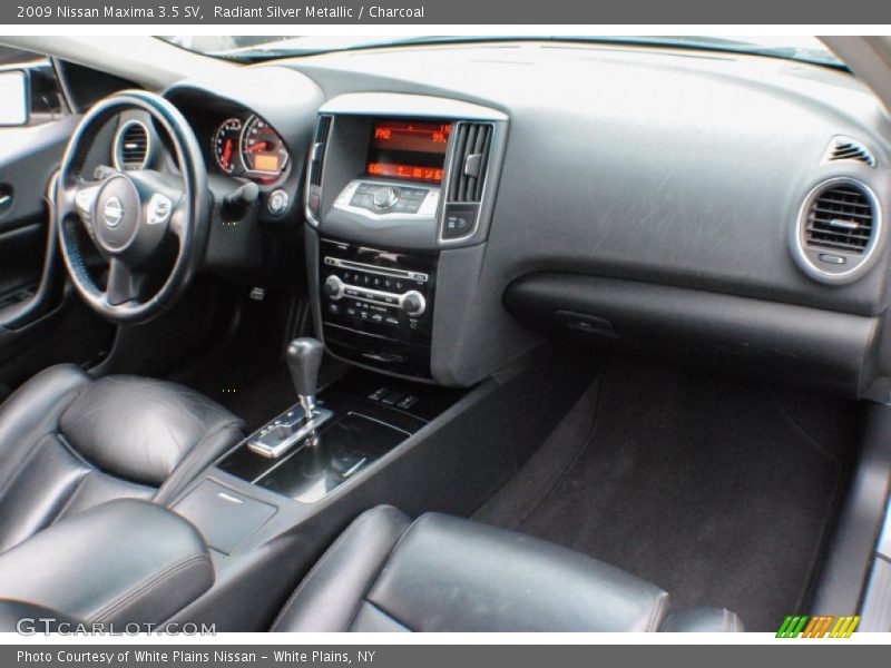 Radiant Silver Metallic / Charcoal 2009 Nissan Maxima 3.5 SV