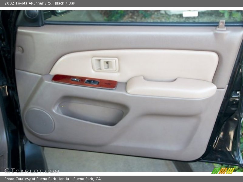 Black / Oak 2002 Toyota 4Runner SR5