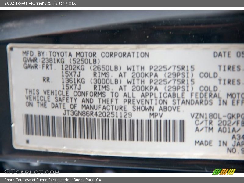 Black / Oak 2002 Toyota 4Runner SR5