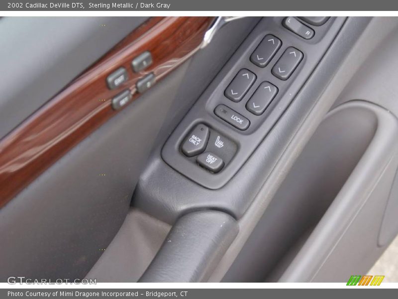 Sterling Metallic / Dark Gray 2002 Cadillac DeVille DTS