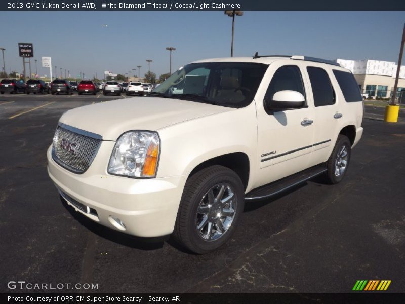 White Diamond Tricoat / Cocoa/Light Cashmere 2013 GMC Yukon Denali AWD