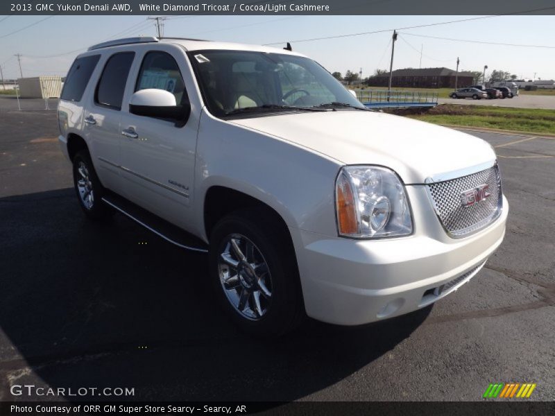 White Diamond Tricoat / Cocoa/Light Cashmere 2013 GMC Yukon Denali AWD