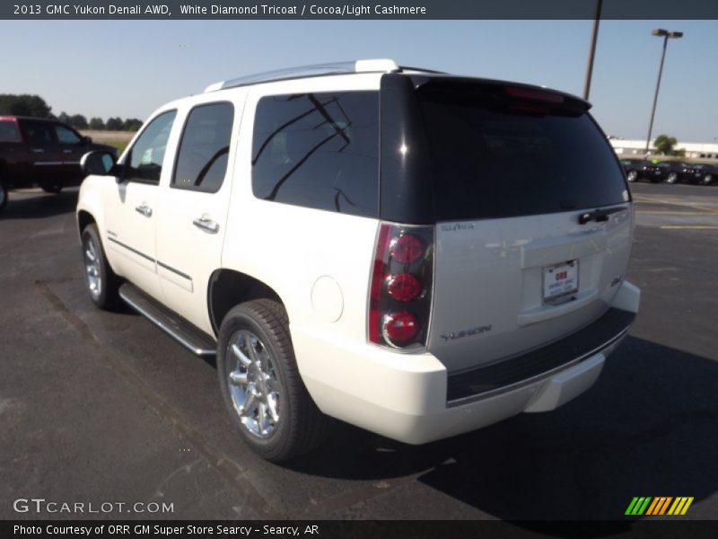 White Diamond Tricoat / Cocoa/Light Cashmere 2013 GMC Yukon Denali AWD