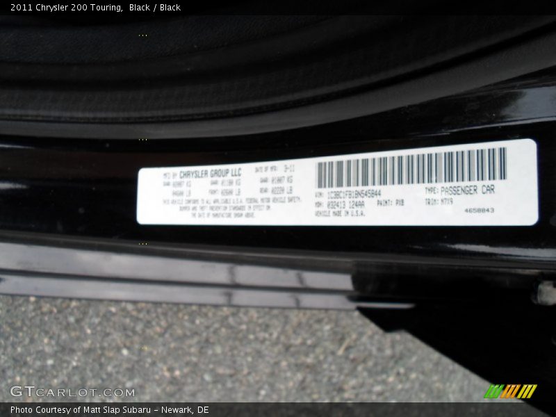 Black / Black 2011 Chrysler 200 Touring