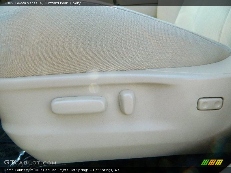 Blizzard Pearl / Ivory 2009 Toyota Venza I4