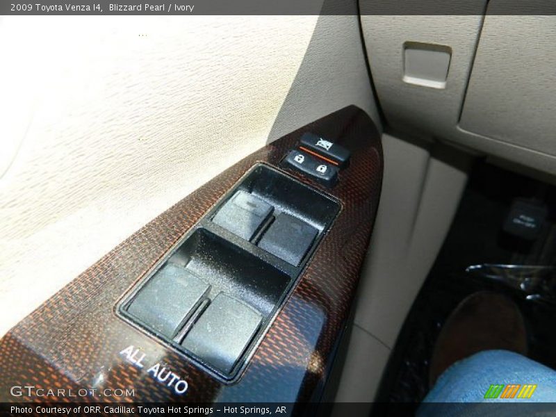 Blizzard Pearl / Ivory 2009 Toyota Venza I4