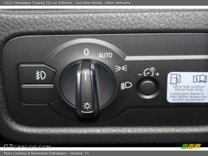Cool Silver Metallic / Black Anthracite 2013 Volkswagen Touareg TDI Lux 4XMotion