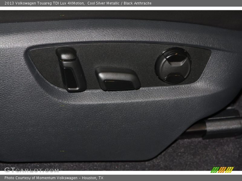 Cool Silver Metallic / Black Anthracite 2013 Volkswagen Touareg TDI Lux 4XMotion