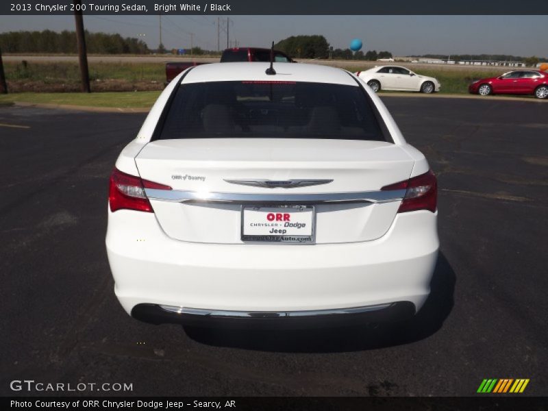 Bright White / Black 2013 Chrysler 200 Touring Sedan