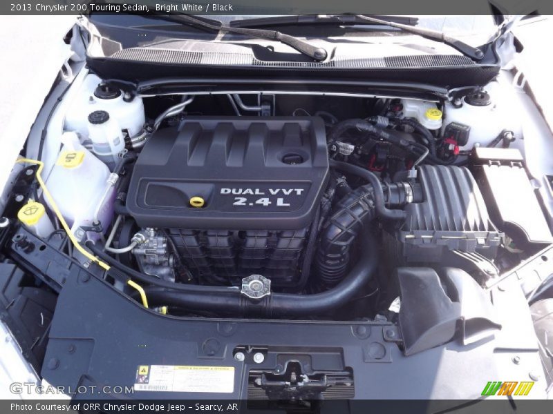 Bright White / Black 2013 Chrysler 200 Touring Sedan