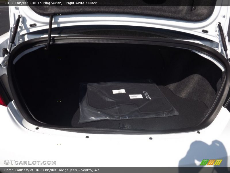 Bright White / Black 2013 Chrysler 200 Touring Sedan