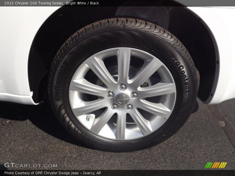 Bright White / Black 2013 Chrysler 200 Touring Sedan