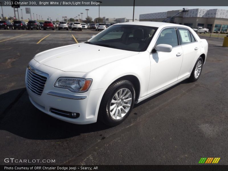Bright White / Black/Light Frost Beige 2013 Chrysler 300