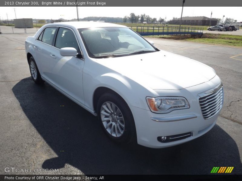 Bright White / Black/Light Frost Beige 2013 Chrysler 300