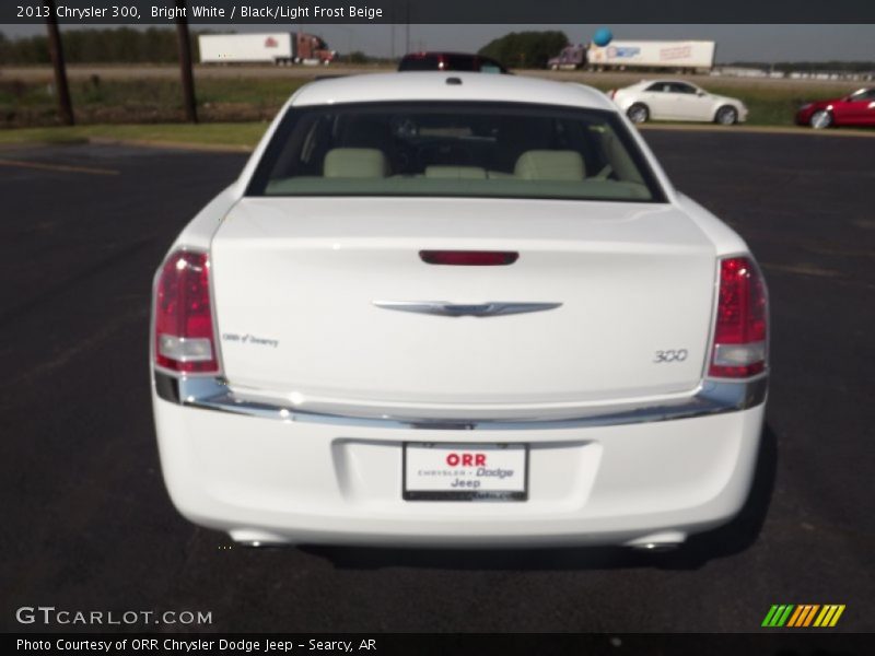 Bright White / Black/Light Frost Beige 2013 Chrysler 300