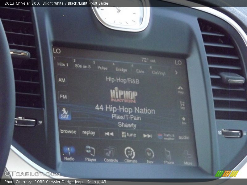 Bright White / Black/Light Frost Beige 2013 Chrysler 300