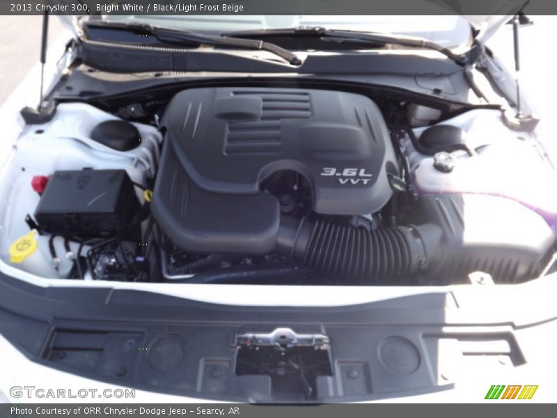 Bright White / Black/Light Frost Beige 2013 Chrysler 300
