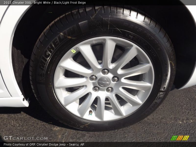 Bright White / Black/Light Frost Beige 2013 Chrysler 300