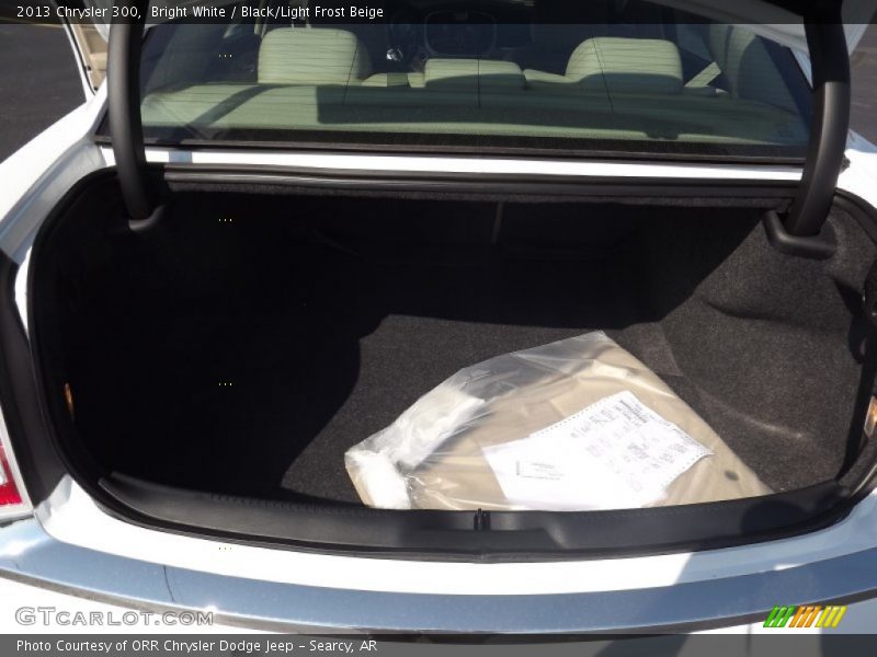 Bright White / Black/Light Frost Beige 2013 Chrysler 300