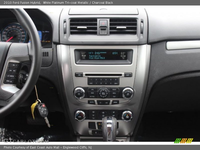 White Platinum Tri-coat Metallic / Charcoal Black 2010 Ford Fusion Hybrid