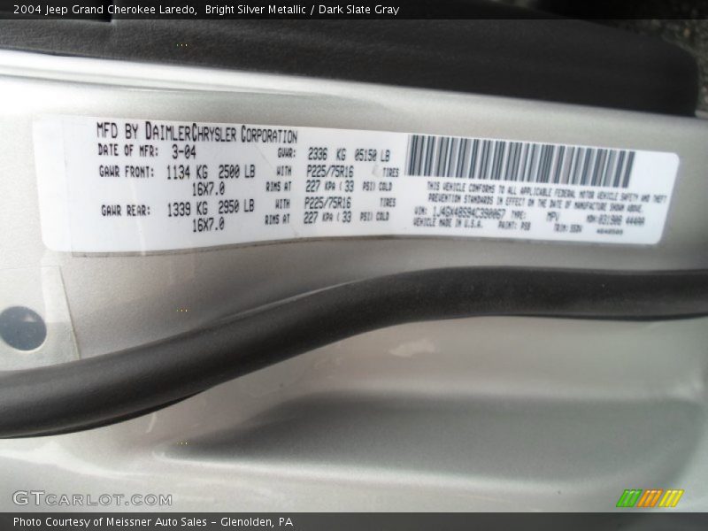 Bright Silver Metallic / Dark Slate Gray 2004 Jeep Grand Cherokee Laredo