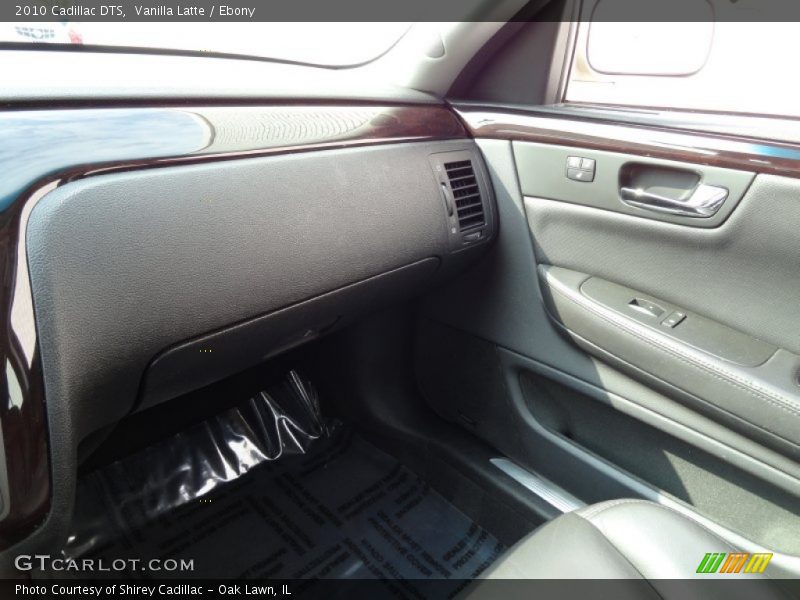 Vanilla Latte / Ebony 2010 Cadillac DTS