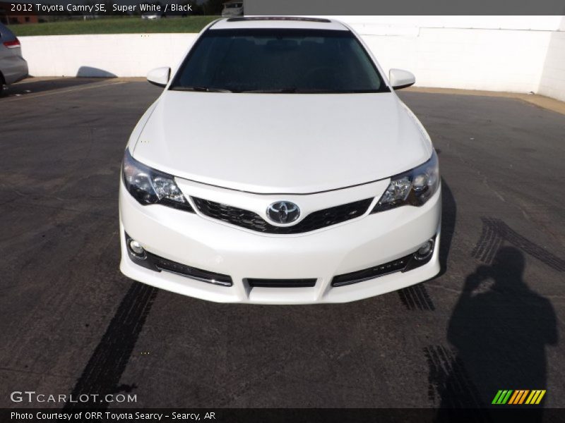 Super White / Black 2012 Toyota Camry SE