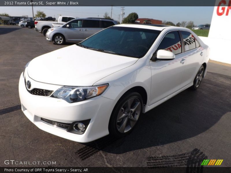 Super White / Black 2012 Toyota Camry SE