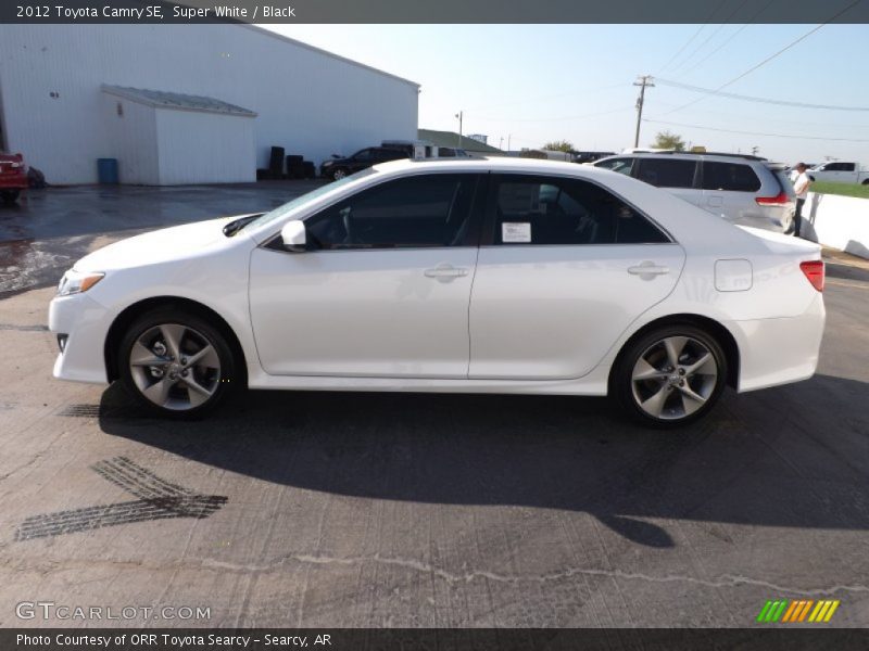 Super White / Black 2012 Toyota Camry SE