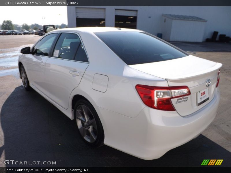 Super White / Black 2012 Toyota Camry SE