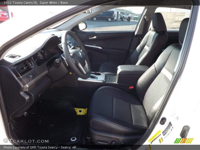 Super White / Black 2012 Toyota Camry SE