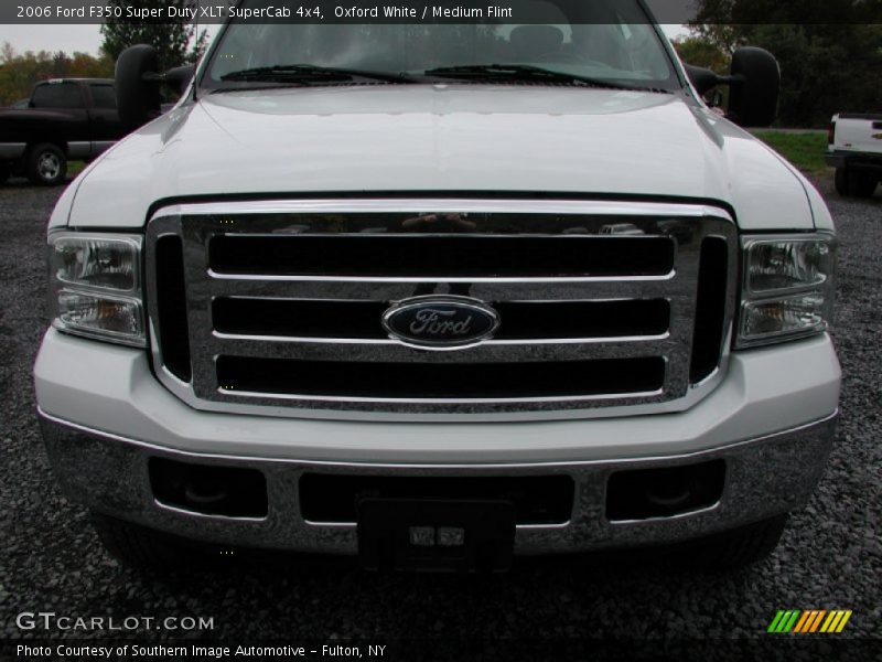 Oxford White / Medium Flint 2006 Ford F350 Super Duty XLT SuperCab 4x4