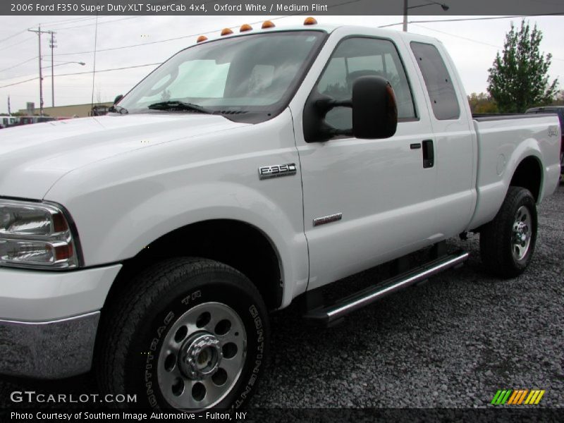 Oxford White / Medium Flint 2006 Ford F350 Super Duty XLT SuperCab 4x4