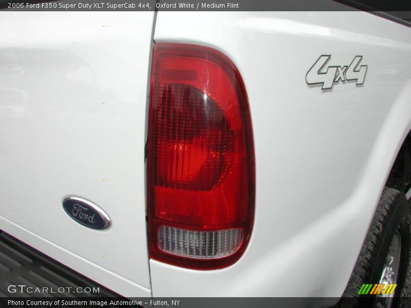 Oxford White / Medium Flint 2006 Ford F350 Super Duty XLT SuperCab 4x4