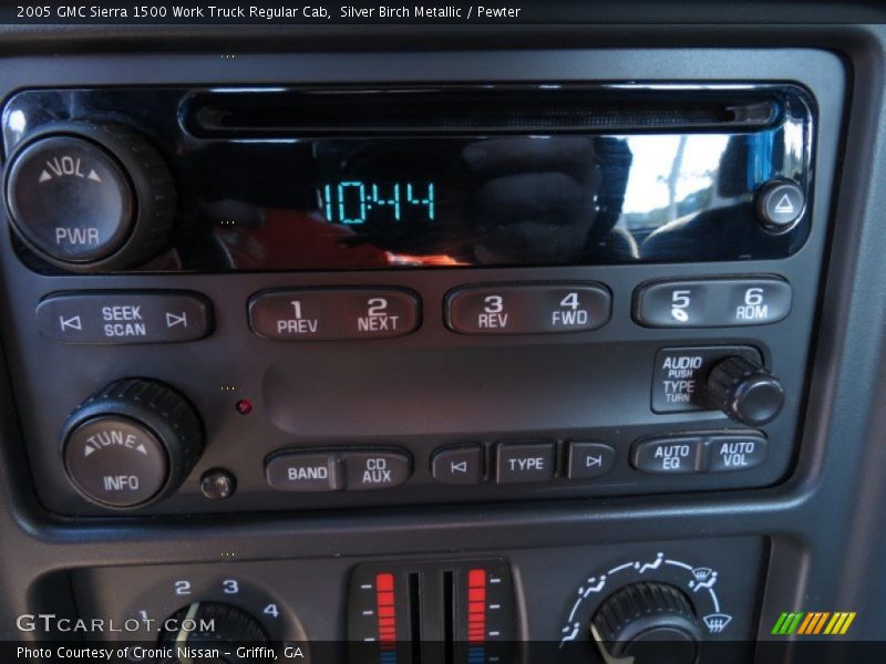 Controls of 2005 Sierra 1500 Work Truck Regular Cab