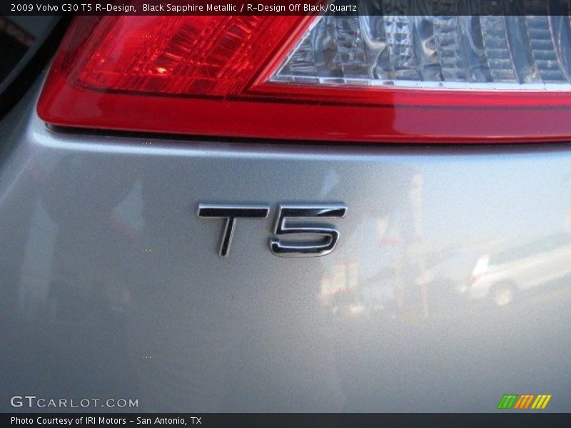  2009 C30 T5 R-Design Logo