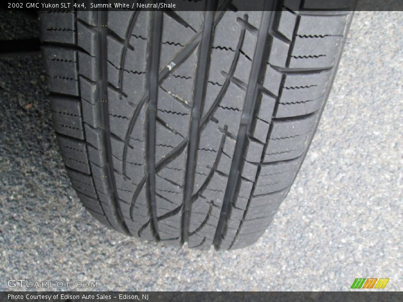 Summit White / Neutral/Shale 2002 GMC Yukon SLT 4x4