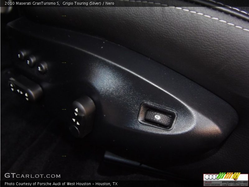 Grigio Touring (Silver) / Nero 2010 Maserati GranTurismo S