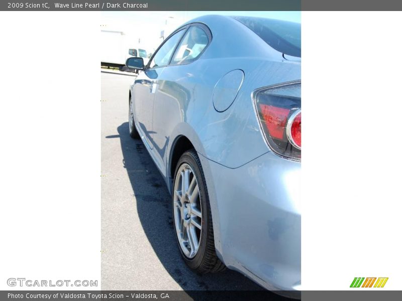 Wave Line Pearl / Dark Charcoal 2009 Scion tC
