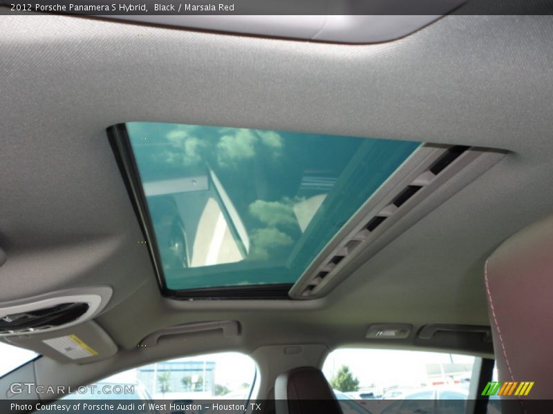 Sunroof of 2012 Panamera S Hybrid