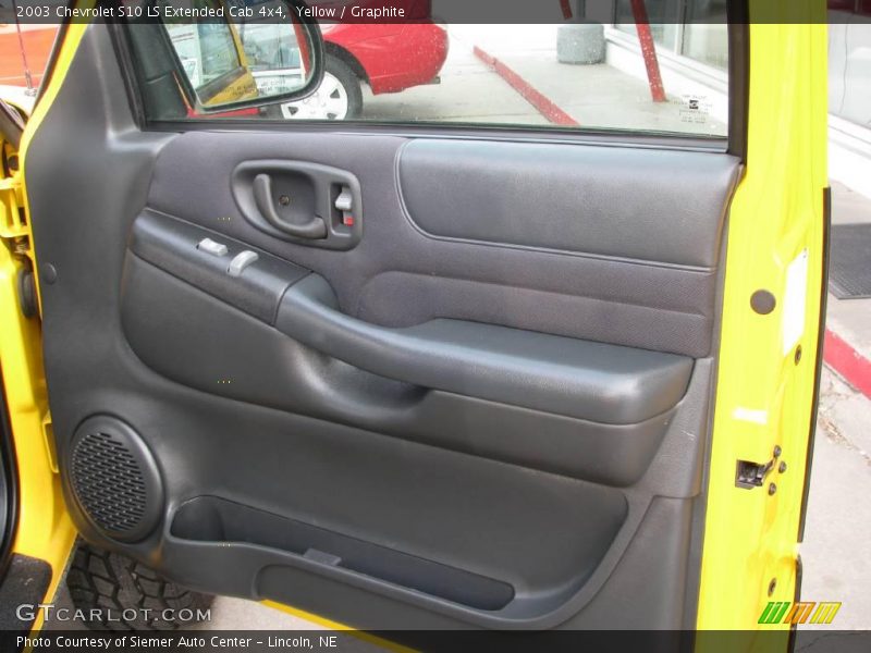 Yellow / Graphite 2003 Chevrolet S10 LS Extended Cab 4x4