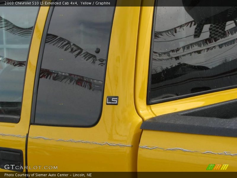 Yellow / Graphite 2003 Chevrolet S10 LS Extended Cab 4x4