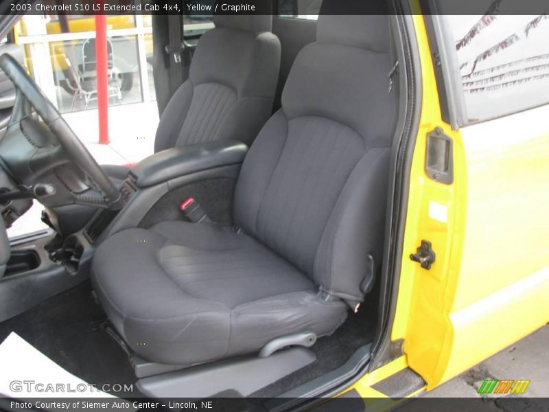 Yellow / Graphite 2003 Chevrolet S10 LS Extended Cab 4x4